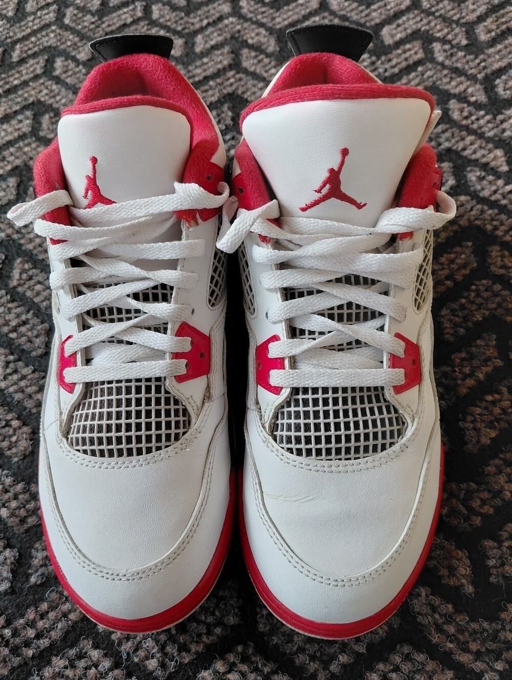 Jordan 4 Fire Red Sneakers